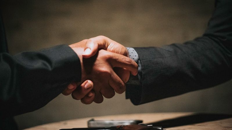 What Is a B2B Sale? Definition, Examples & FAQ (2026)