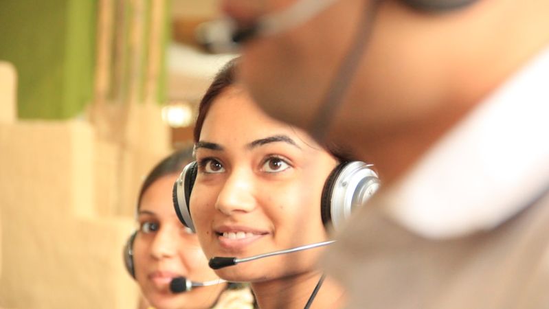 What Is a Sales Representative? Definition, Types & Key Facts (2026)