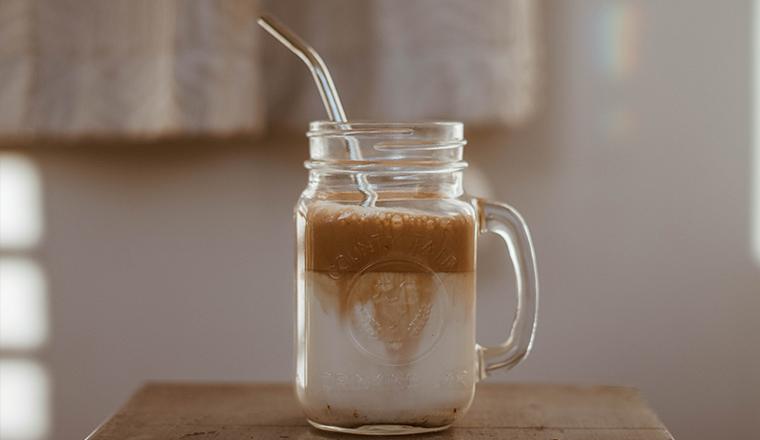 latte in mason jar