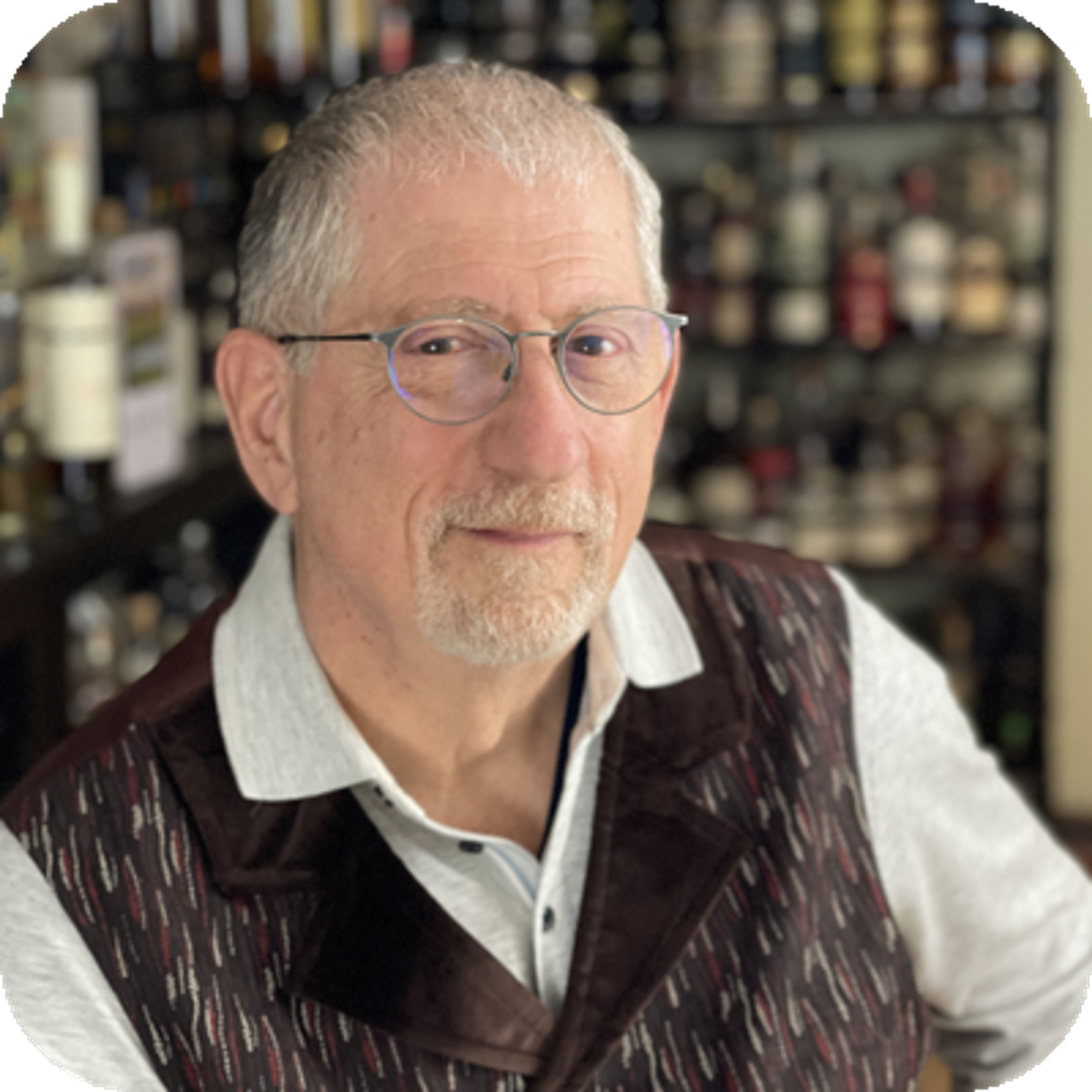 Robin Robinson Headshot