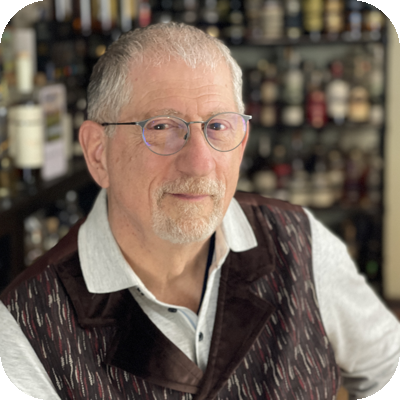 Robin Robinson Headshot