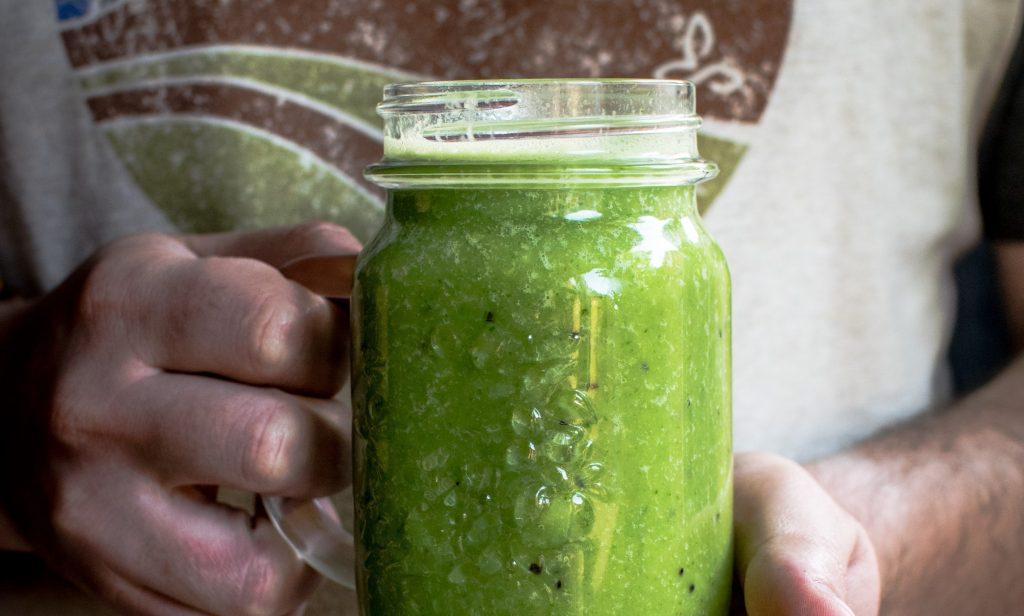 green juice in mason jar 