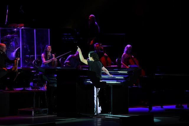 Yanni, photo 2