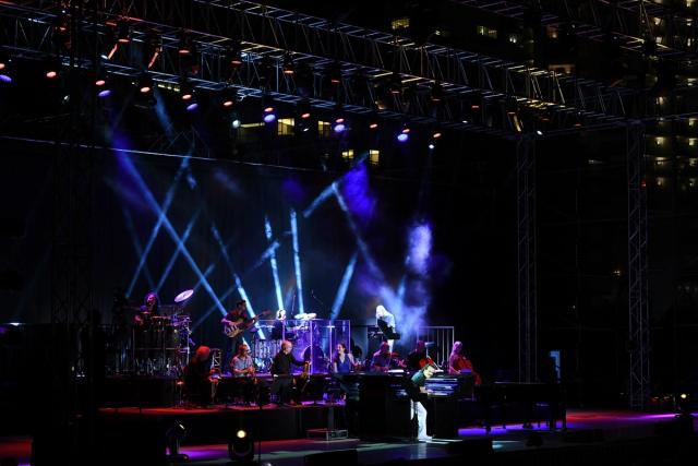 Yanni, photo 4