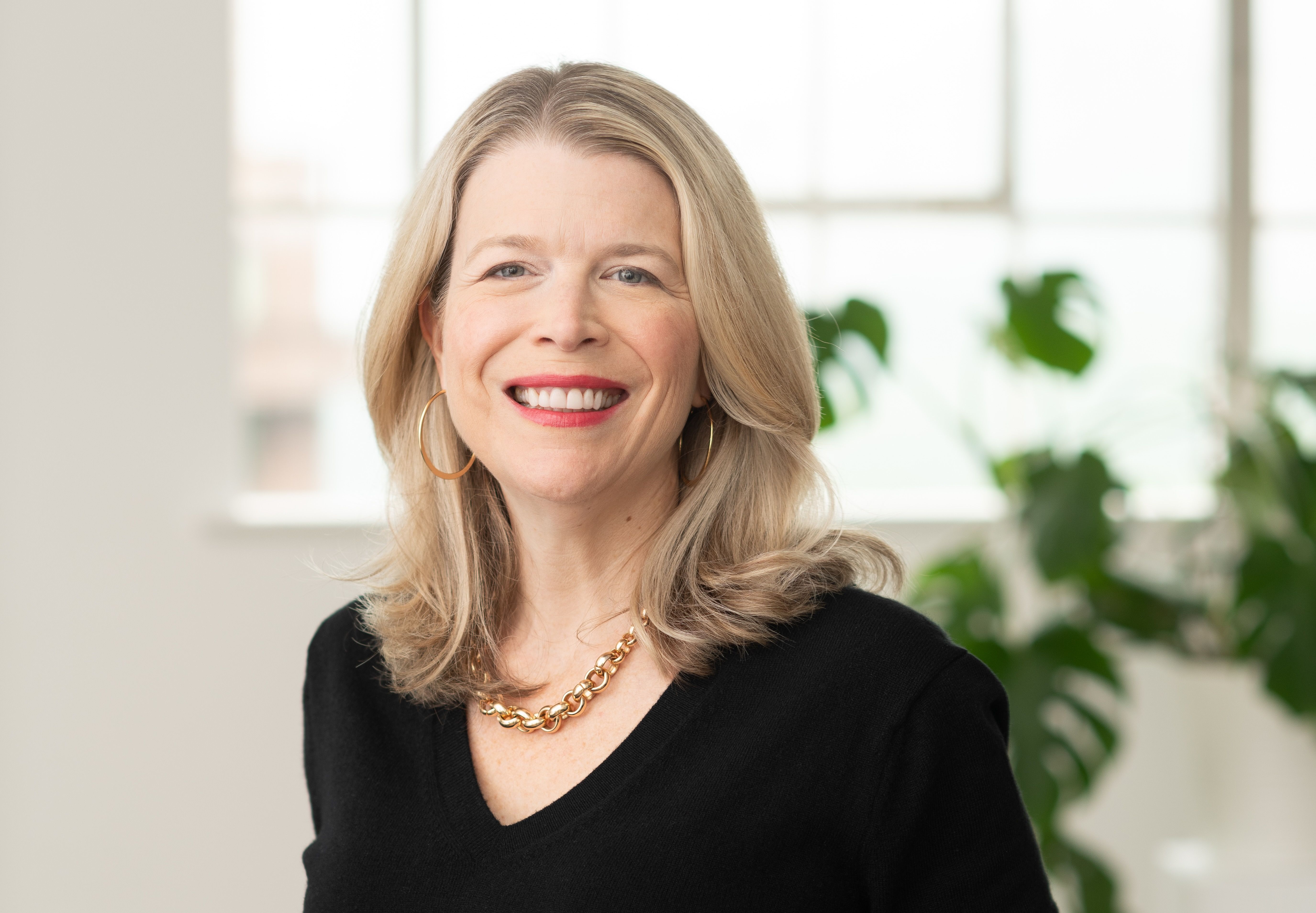 Headshot of Kate Mellor, Chief Commercial Officer at Alma