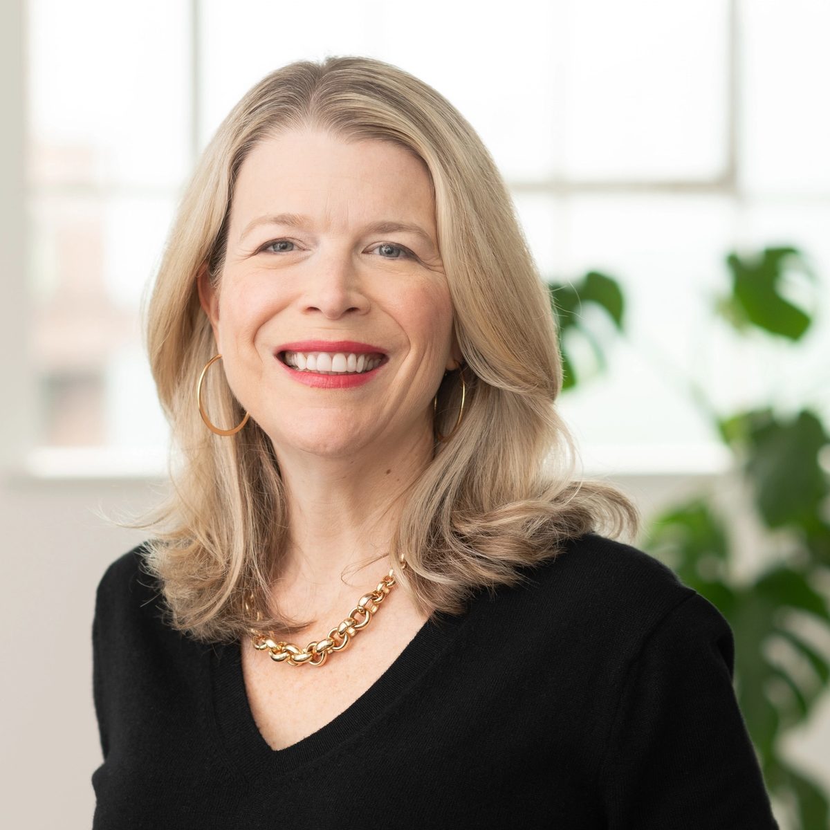 Headshot of Kate Mellor, Chief Commercial Officer at Alma