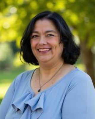 Author headshot for Stacy Brauica