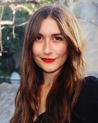 A picture of Eryn Healy outdoors.