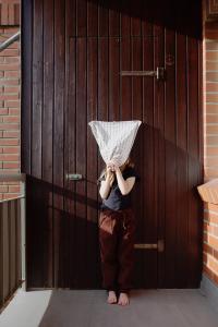 From the series "'Hause' Spiele" | DER GREIF