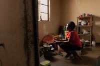 "In the kitchen" from "Before one leaves" | DER GREIF
