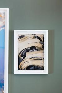 Installation view, Alessio Pellicoro, "Nel quasi invisibile", 2022. © Pietra Studio | DER GREIF