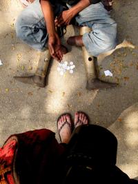 "P R I V I L I G E", Bangalore, India, 2009 | DER GREIF