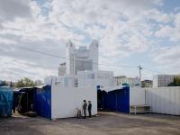 Kids playing around at Locomotiv second hand market. Chisinau, Republic of Moldova. | DER GREIF