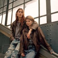 Lucia Jost, "Juli and Dora" from the series "Capital Daughters" | DER GREIF