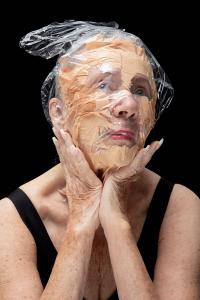 Sofie Flinth, "Tutorial Girl" from the series "Woman - Your Duty is Beauty" | DER GREIF