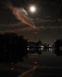 Vapor plumes rising from an industrial chimney | DER GREIF