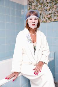 Sofie Flinth, "Vanitas from the series "Woman - Your Duty is Beauty" | DER GREIF