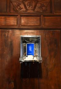 "Altar of Minimal Prayer" from the series "Minimal Prayer" | DER GREIF