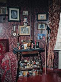 From the series "Business of Love" | DER GREIF