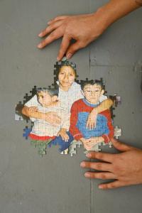 Edward Gia, "Cuida a tu pequeño", Austin, TX, United States of America, 2024 | DER GREIF