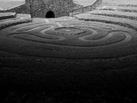 "Labyrinth at Center" | DER GREIF