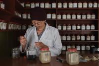 Amchi Khedup Loden Gurung packs Sowa Rigpa medicines in a clinic in Jomsom, Mustang. | DER GREIF