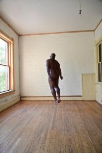 "Aloft inside an empty room" | DER GREIF