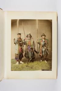 Anonymous, Japan (genre and landscape depictions), around 1890, hand colored albumen paper, album (linen and leather), Münchner Stadtmuseum, photography collection, Inv.Nr. FM-91/416 | DER GREIF