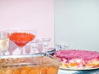 (Post)Soviet New Year's Table | DER GREIF