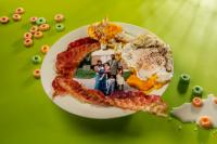 Glenna Jennings and Jalisa Robinson, "How do you take yours? (fried hard with bacon)", 2025 | DER GREIF
