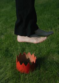 Lilika Strezoska, “Tiptoeing through the Layers of Self”, 2023. 48,09 x 34 cm. | DER GREIF