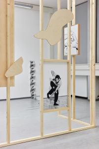 Exhibition View of KOMPLEMENT | DER GREIF