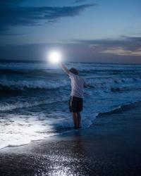 Luciana Demichelis, "Lanzamiento" from "The earth is a satellite of the moon" | DER GREIF