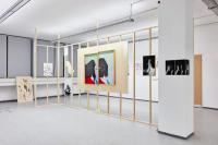 Exhibition View of KOMPLEMENT | DER GREIF