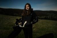 "Bethan ‘Frondorddu’ and Ruby (landscape in moonlight)" | DER GREIF