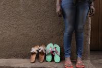 "The shoes" "From before one leaves" | DER GREIF