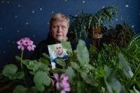 Olga is proud of Roman, who died in Kherson saving six lives. | DER GREIF