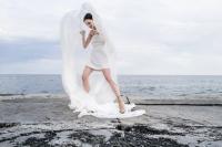 A photoshoot near the Black Sea under missile threat. | DER GREIF