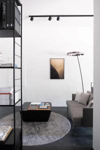 Installation view, Yurian Quintanas Nobel, “The Nimbus Museum”, 2022. © Der Greif Studio | DER GREIF