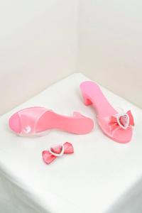 Maya Nur Vandegehuchte, "Princess Heels" | DER GREIF