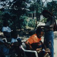 Aleruchi Kinika, Braiding with an Audience from the series People of The Islands, Rivers State, Nigeria, 2024 | DER GREIF