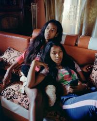 "Nomena and Saynthia", Madagascar, 2024, from the series "(Tsy) Possible" © Charlotte Yonga | DER GREIF