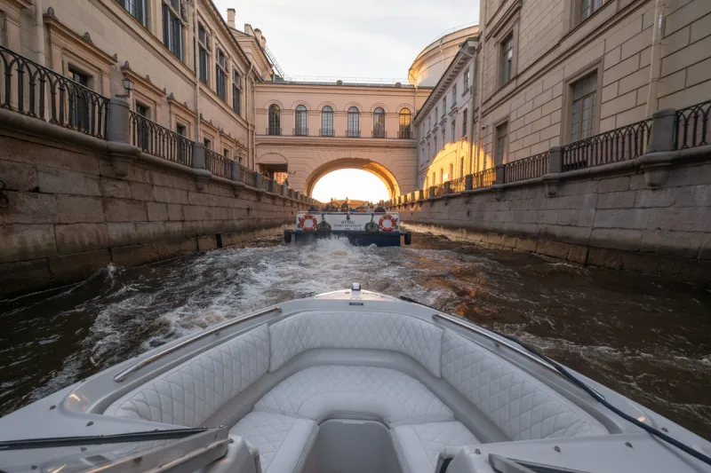 Аренда катера Просекко (Chaparral 190 Sport) для прогулок по воде