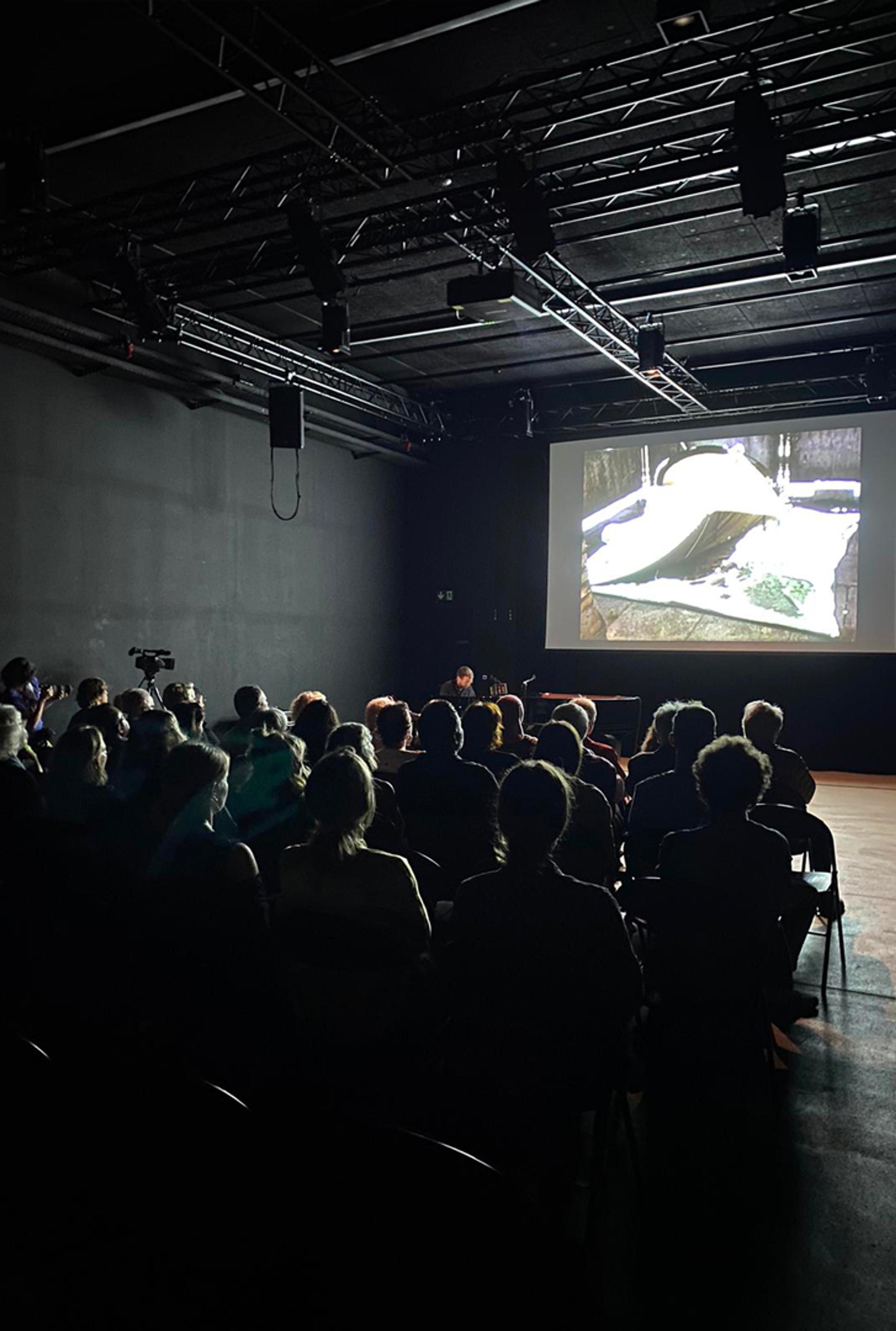 Did you like this concert KorSonoR x Contrechamps? You will like Nuit kino-sonique! ©Camille Ehinger