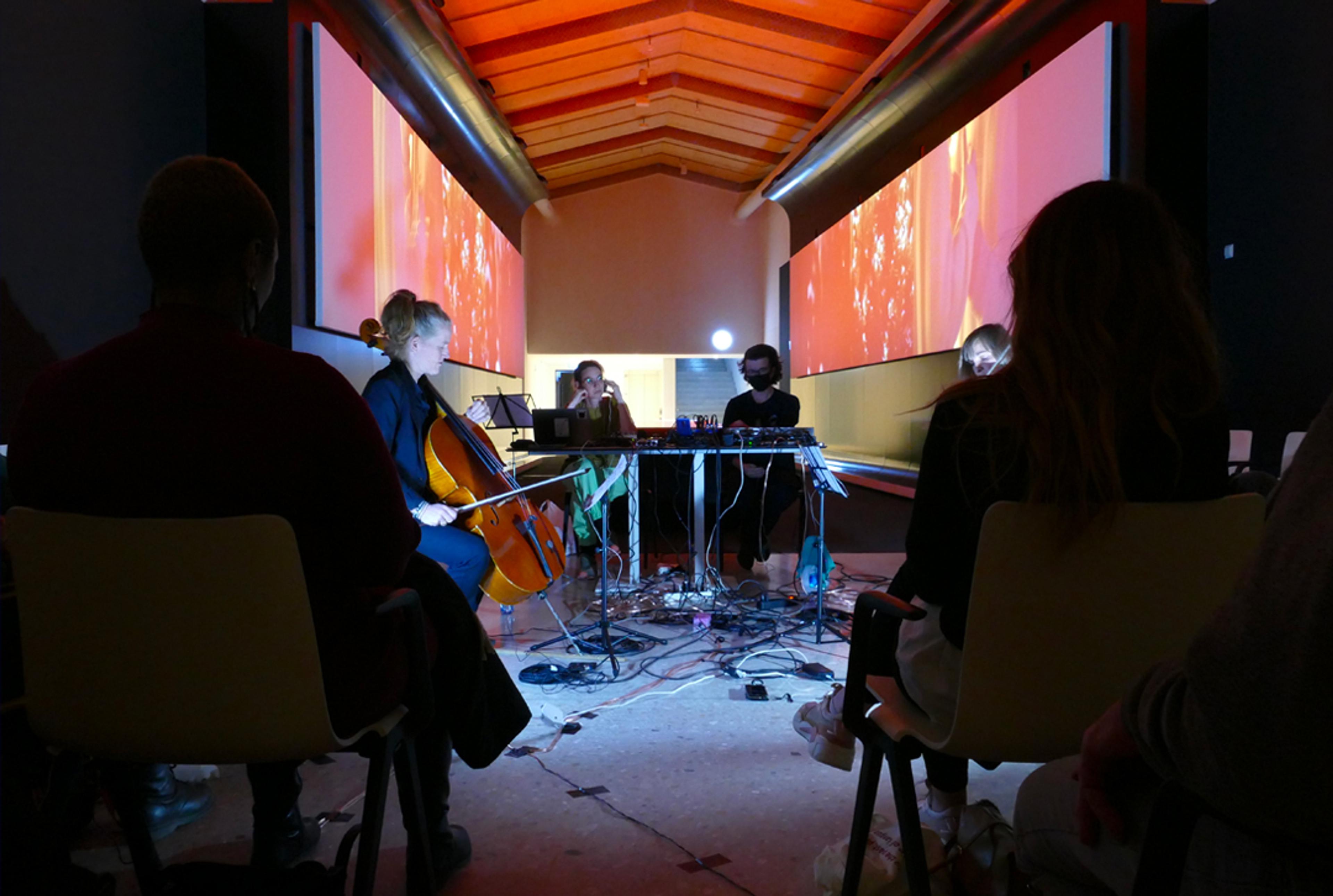 Did you like this concert of Julie Semoroz x Contrechamps? You will like Nuit kino-sonique! ©Virginie Martin