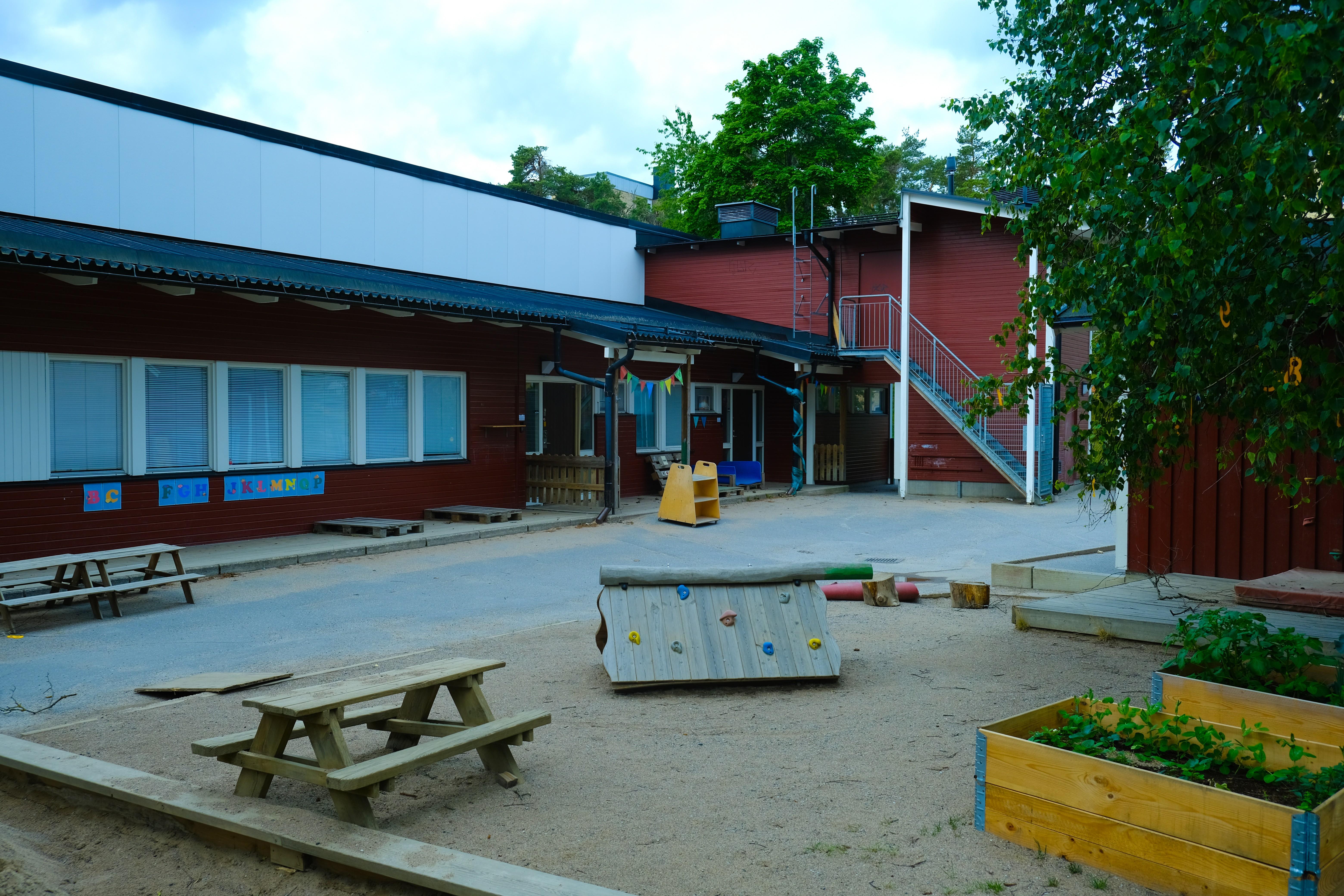 Förslag om språkfråga i förskoleenkät behandlas i Huddinge