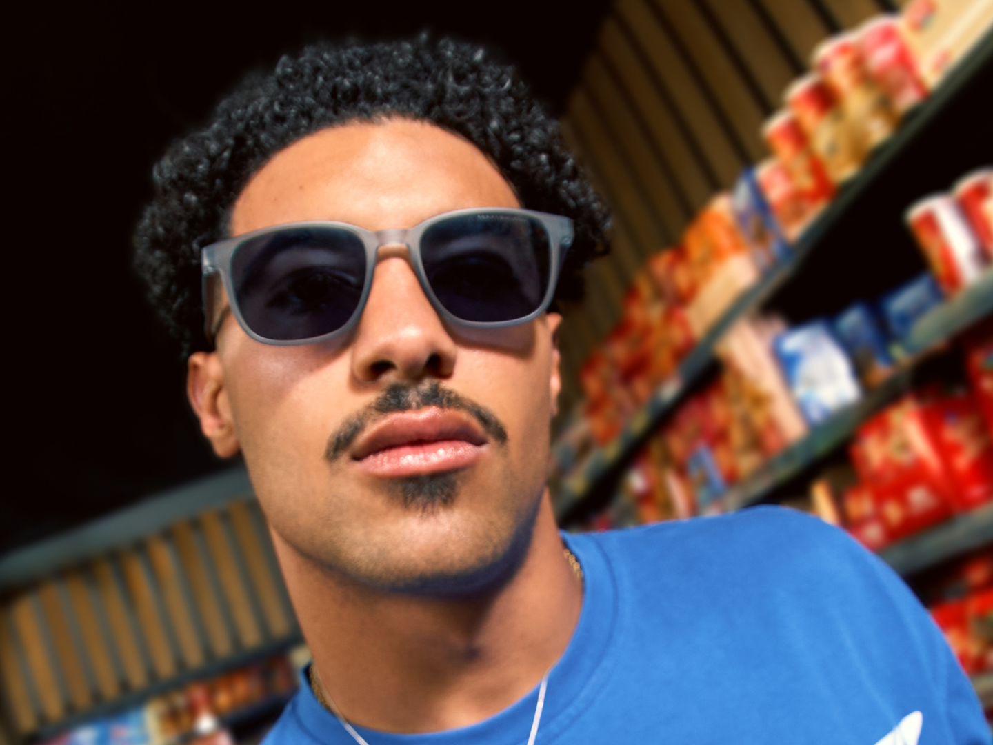 عروض حصرية على أناقة أرماني