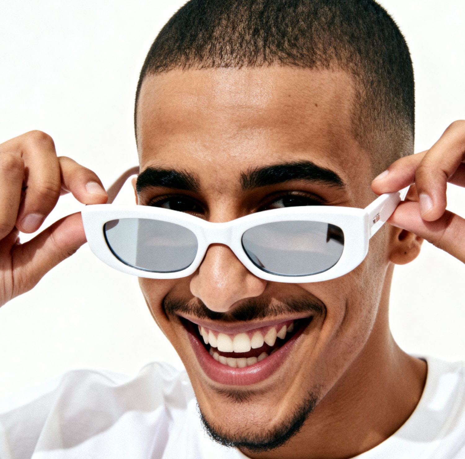 عروض على أناقة أرماني