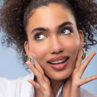 Contacts That Move with You: From Desk to Dance Floor