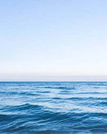 Mediterranean sea and open sky, the setting behind Dimare’s design language.